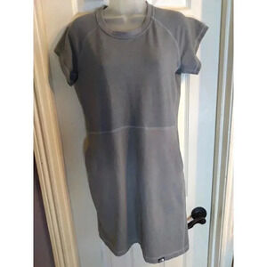 North Face Dress Gray Pockets Sz M Pit To Pit 18" Length 34"